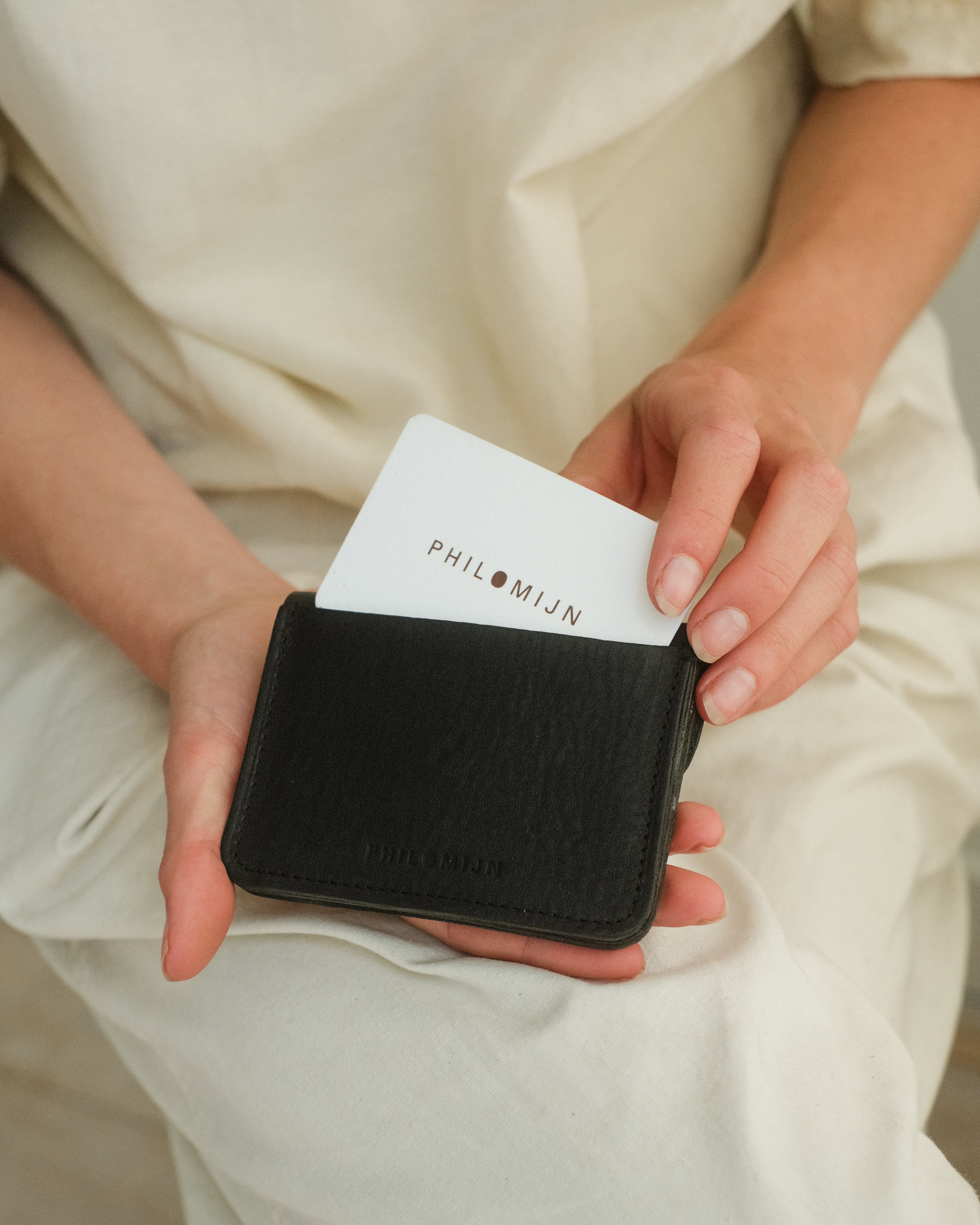 LUNA wallet - black