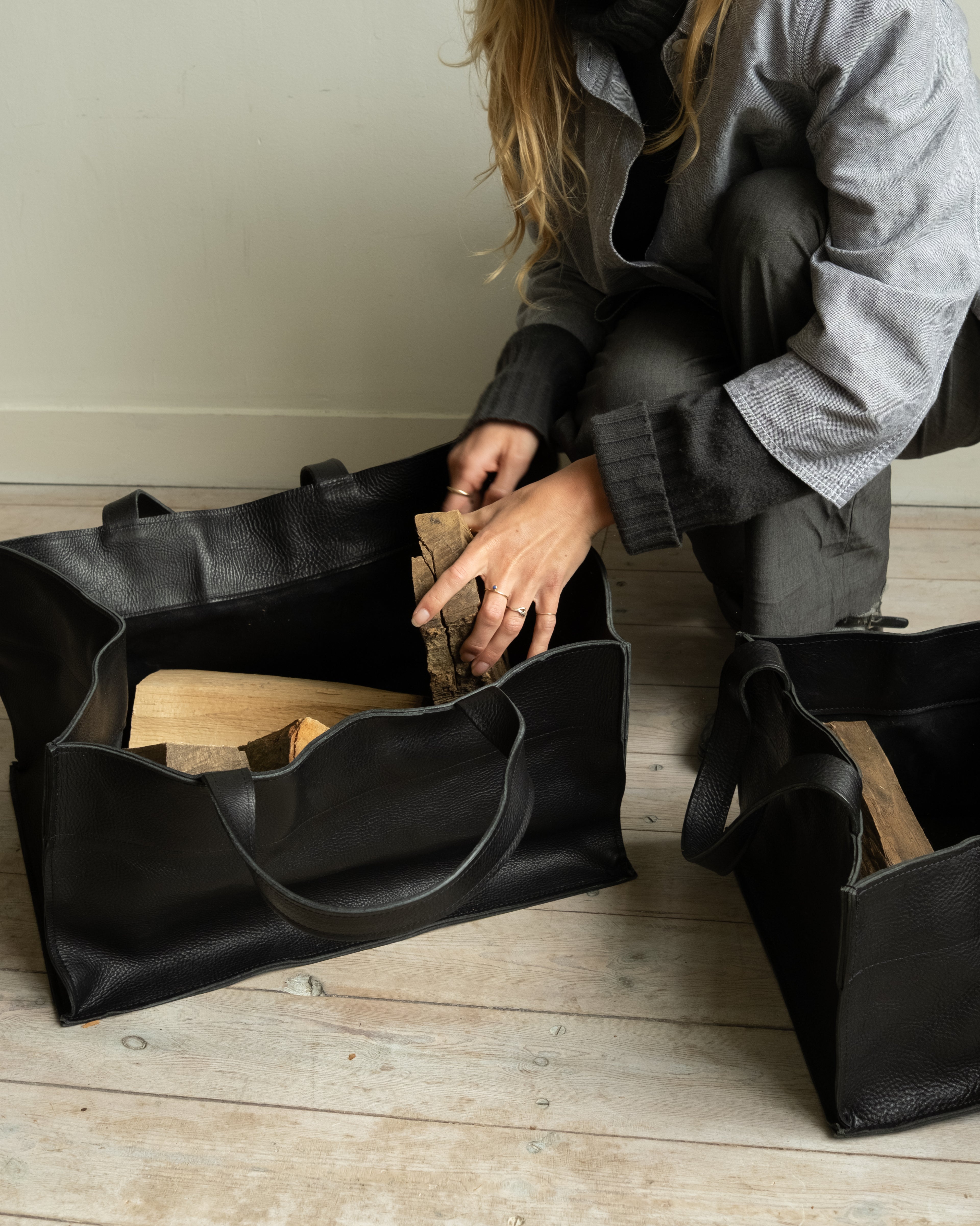 WOOD BASKET - black